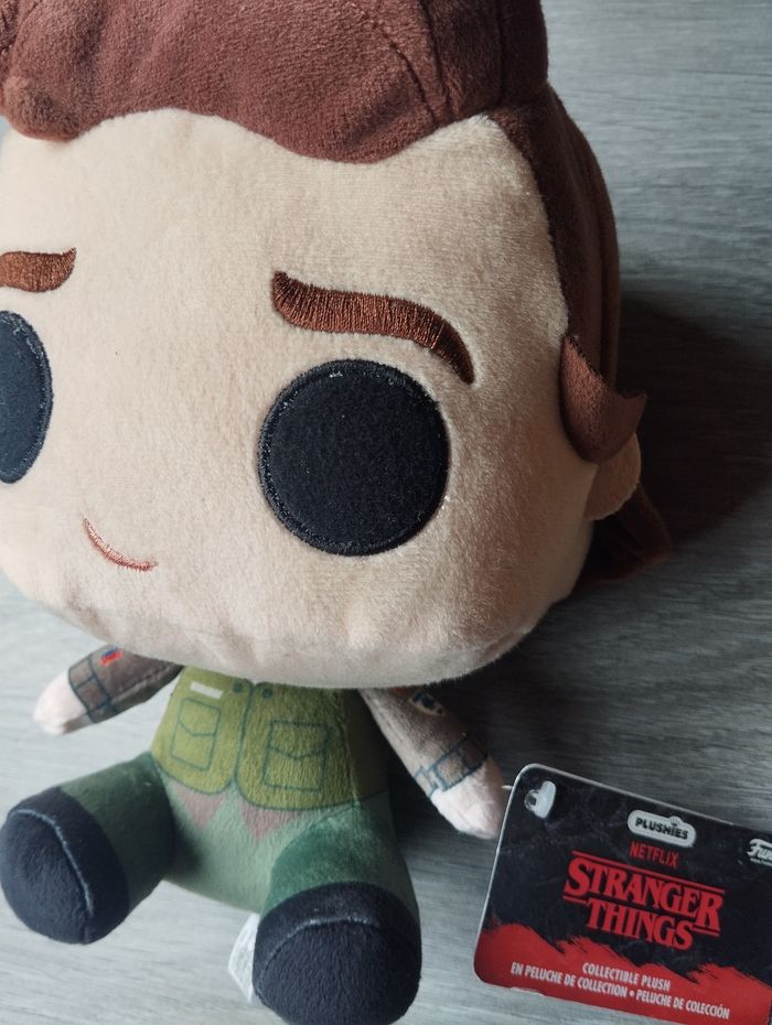 Stranger Things : Funko Peluche Hunter Steve - photo numéro 4