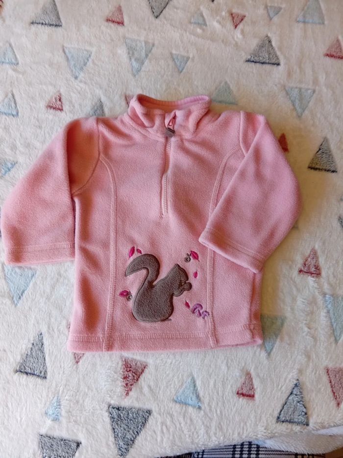 Pull rose écureuil