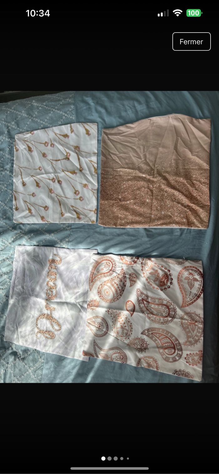 Le quatre housses de coussins