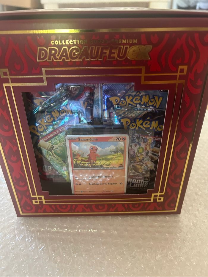 Coffret premium Dracaufeu avec figurine - photo numéro 4