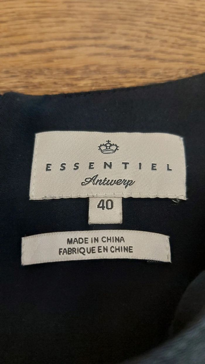 Robe Essentiel Antwerp taille 40 - photo numéro 15