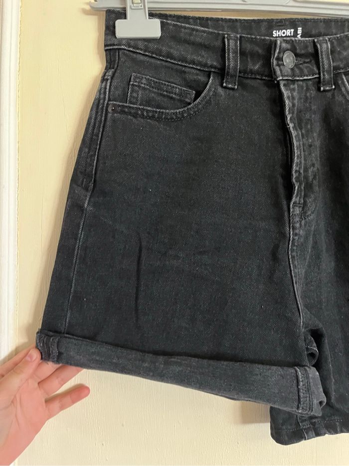 Short en jean noir - photo numéro 5