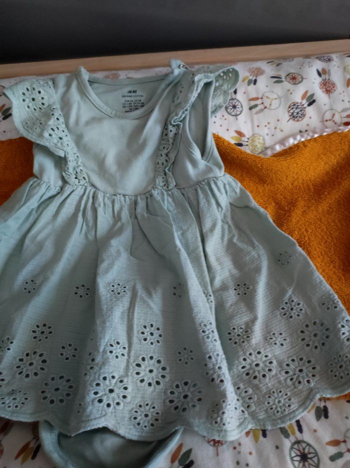 Robe 1 mois - photo numéro 2