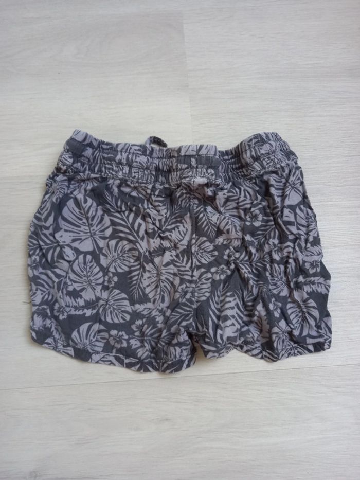 Short légé C&A taille 140 - photo numéro 3