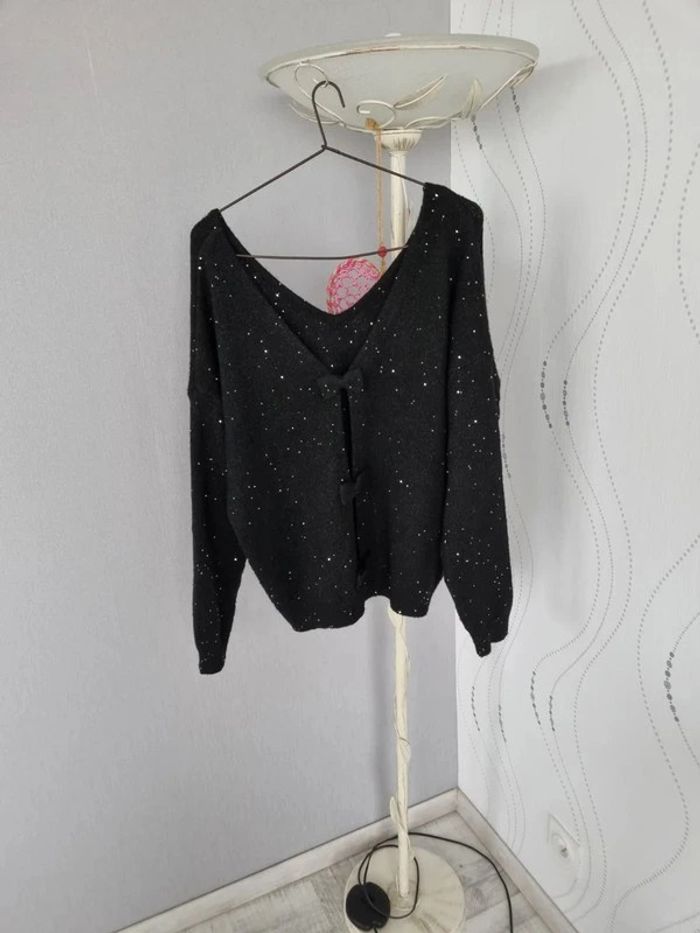 Pull noir pailleté avec col en V devant et derrière, dos nu avec noeuds Taille unique - photo numéro 2