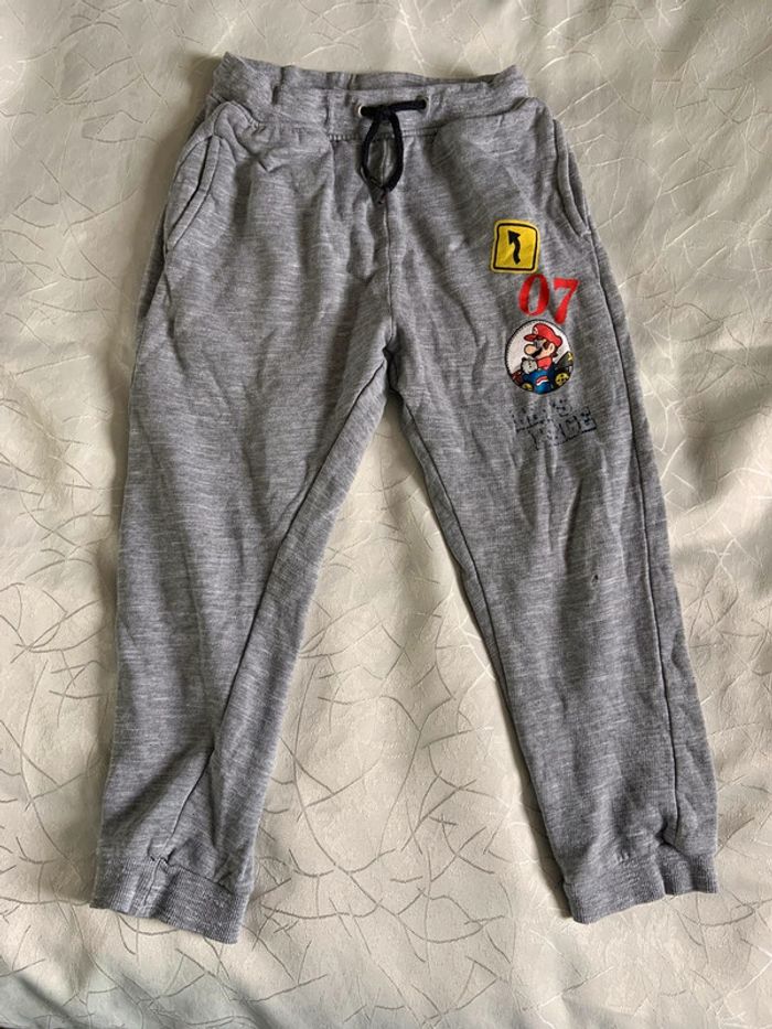 Jogging mario taille 8 ans