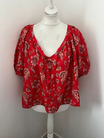 Blouse rouge à fleurs mango M
