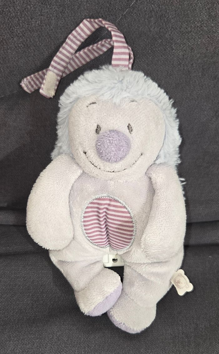 Lot doudou carré plat Hérisson et peluche musicale Arthur et Merlin - Noukies - photo numéro 2