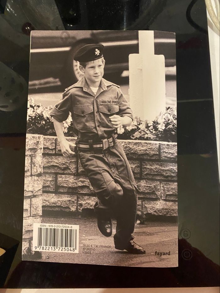 Livre sur le prince Harry - photo numéro 2