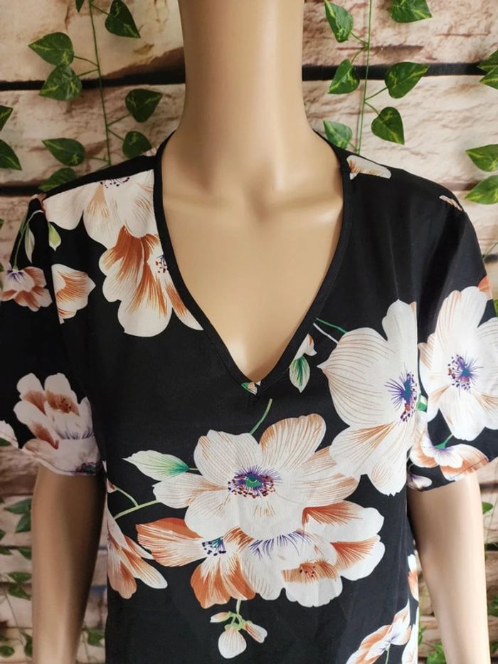 🌸T-shirt MC Floral fluide Shein Taille 40🌸 - photo numéro 2