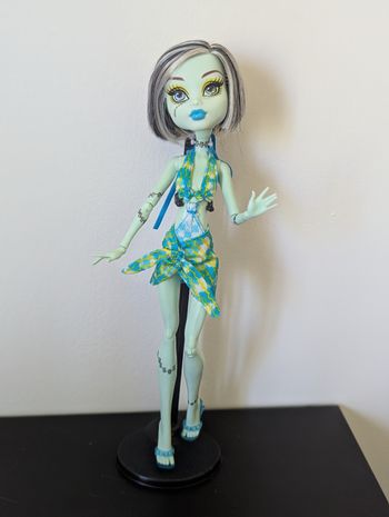 Poupée Monster high Frankie skull shores 