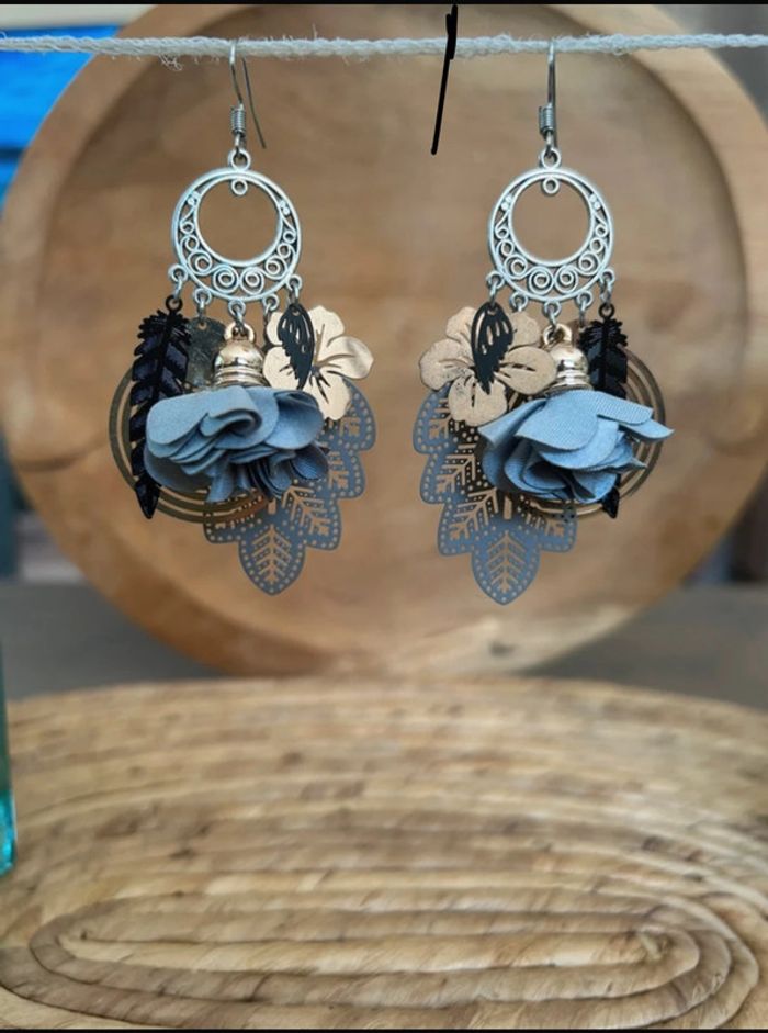 Boucles d'oreilles originales - photo numéro 2
