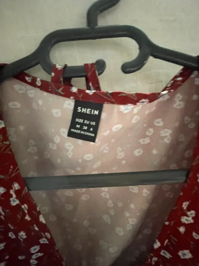 Crop top bordeaux Shein – T.M, motif fleuri - photo numéro 2