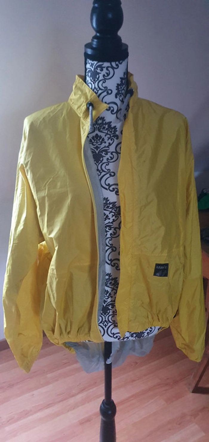 Imperméable jaune