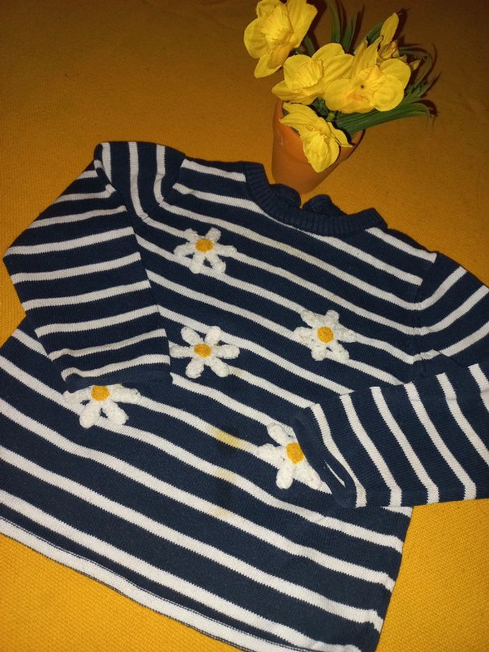 Beau pull marine a tournesols - photo numéro 3