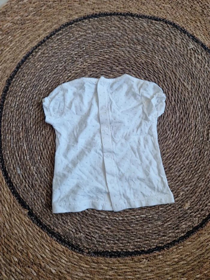 Tee-shirt manches courtes Kiabi taille 1 mois - photo numéro 2