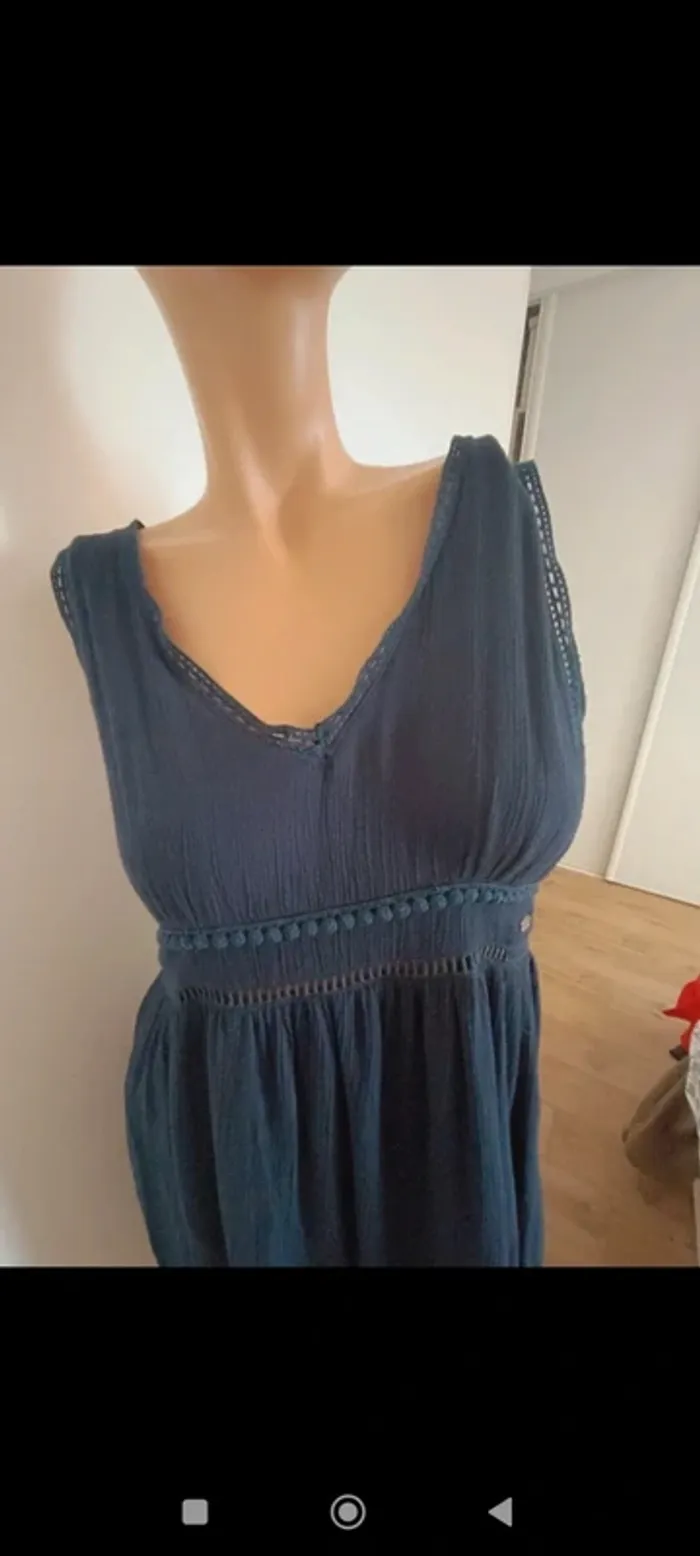 Superbe robe 👗 drapée taille S - photo numéro 3