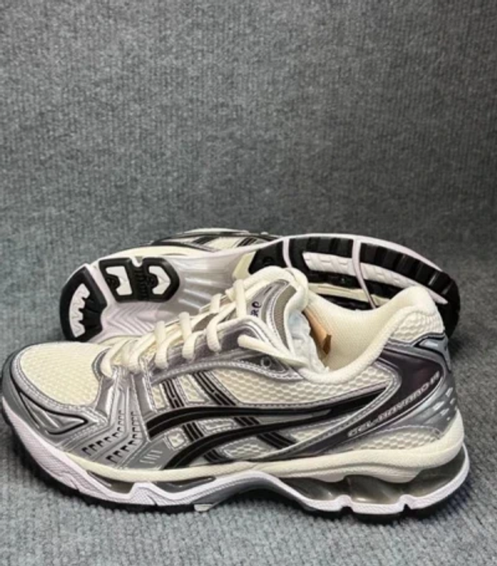 ASICS Gel-Kayano 14  Crème Noire  41.5 - photo numéro 4