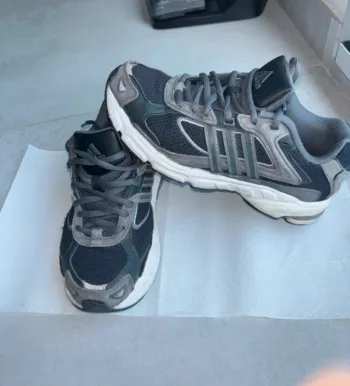 Baskets adidas réponse CL 37 1/3 très bon état