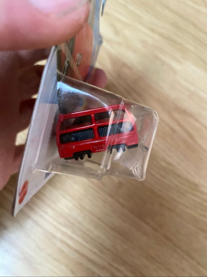 Hot Wheels  | Mainline | Exotics | Ferrari F40 Competizione | 4/5 | HYW59-N522 - 5785 - photo numéro 2