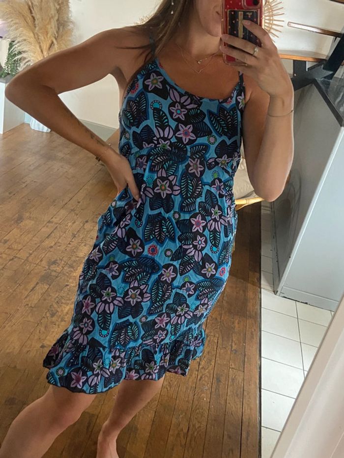 Robe bleue à motifs - photo numéro 2