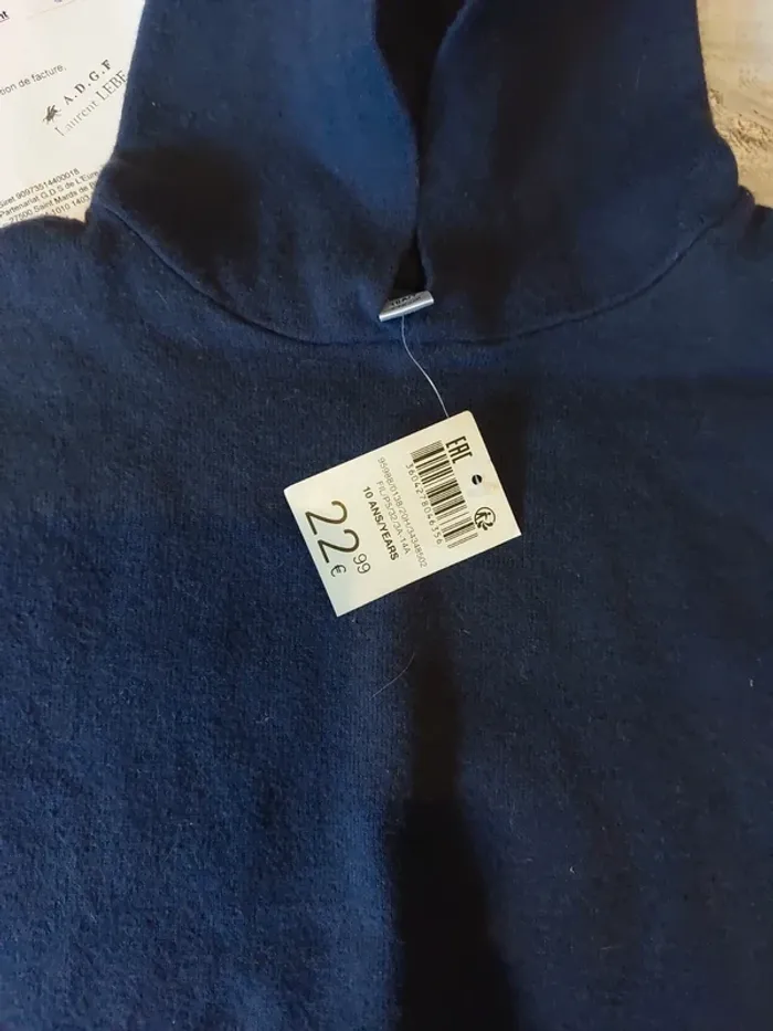 Pull à capuche neuf Okaïdi 10A - photo numéro 6