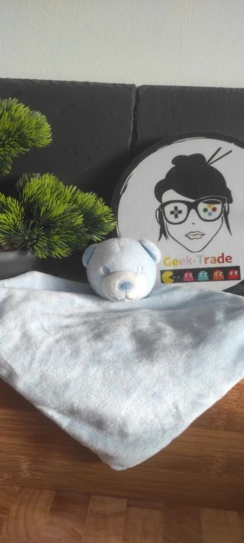 doudou ours bleu blanc rayé rayures primark carré plat