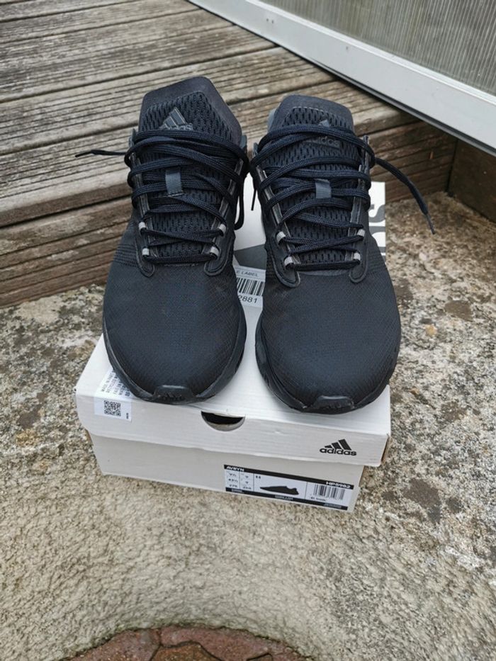 Adidas Avryn
