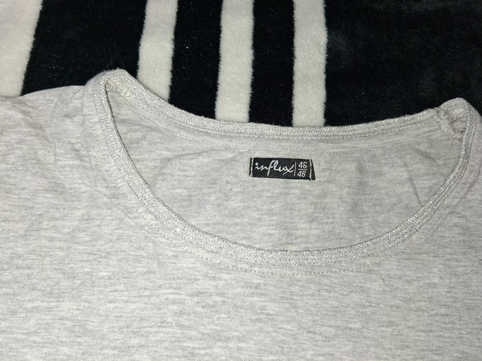 T-shirt gris - photo numéro 2