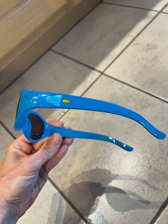 Lunettes de soleil enfant - photo numéro 2