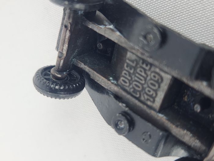Miniature Kinder Surprise - Opel Coupé 1909 - Bruniert Métal 1978 - photo numéro 6