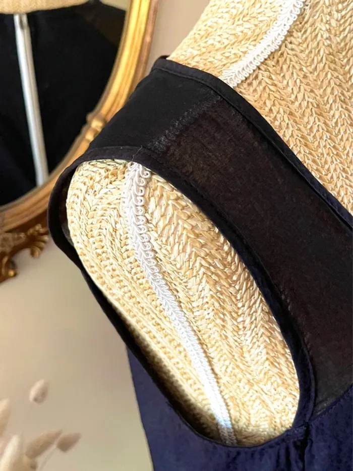 Robe Style Art Déco Neuve avec Détails en Tulle – Miss Captain – Taille M - photo numéro 7