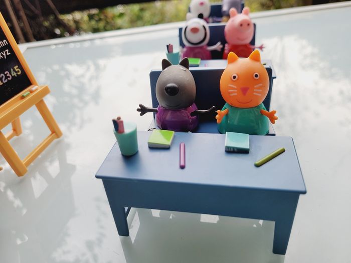 Peppa Pig 🚸 Salle de classe avec 7 personnages 🖍 - photo numéro 4
