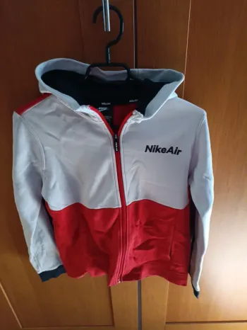 Gilet à capuche