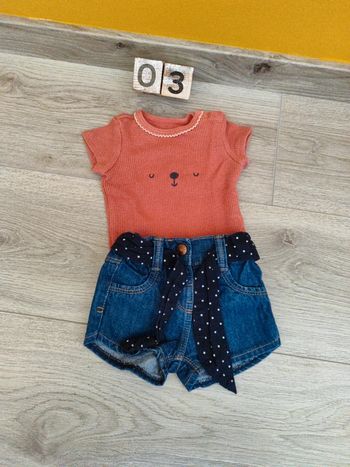 Ensemble bodies+short. 3 mois