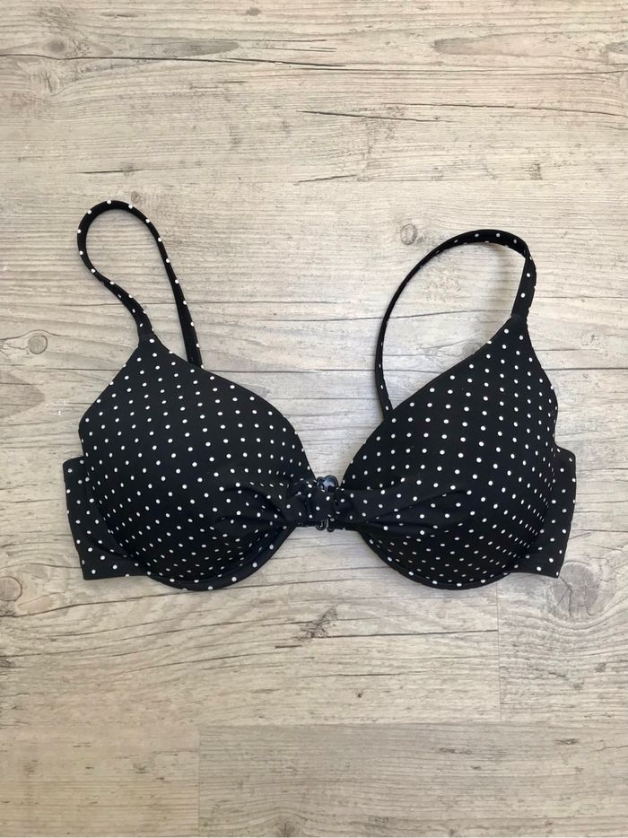 Haut maillot de bain 95 C à armatures coques C&A à pois noir blanc