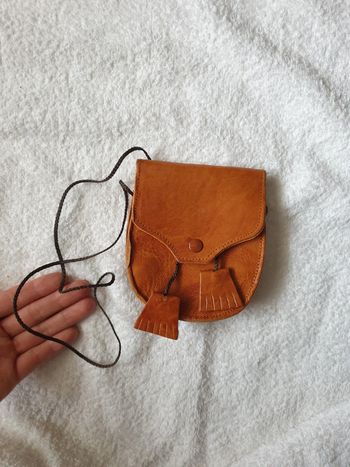 Ravissante petite bourse cuir vintage