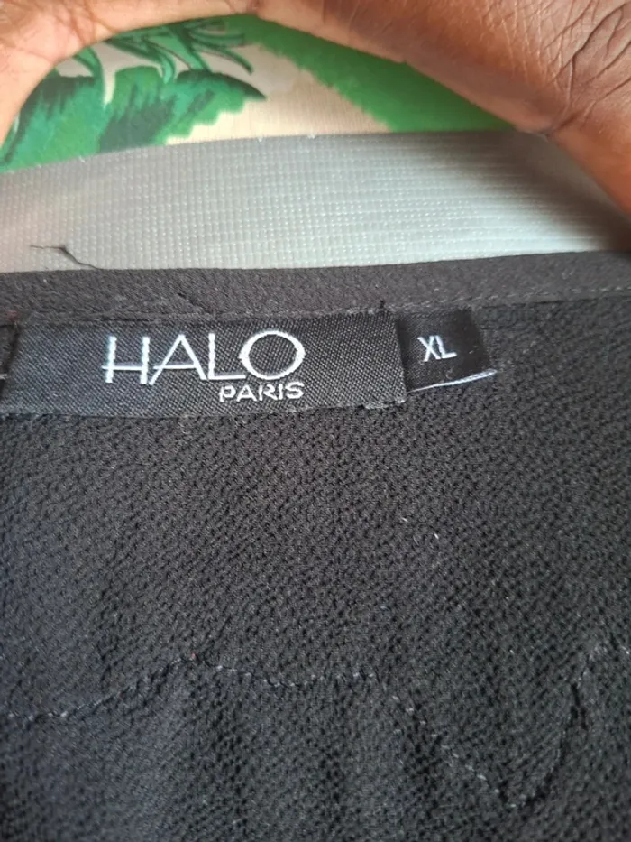 Blouse noir avec broderies fleuries - chic et bohème, neuve, taille XL - photo numéro 4