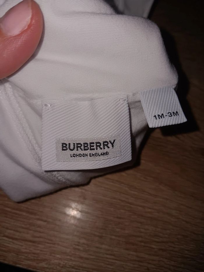 Bonnet Burberry 1/3 mois - photo numéro 3