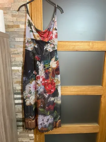 Belle robe corset résille , imprimé fleurs, stradivarius