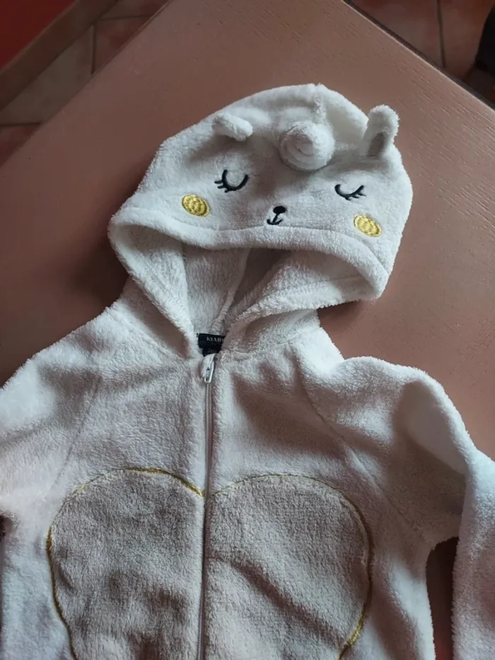 pyjama à capuche "licorne" "kiabi" 24 mois