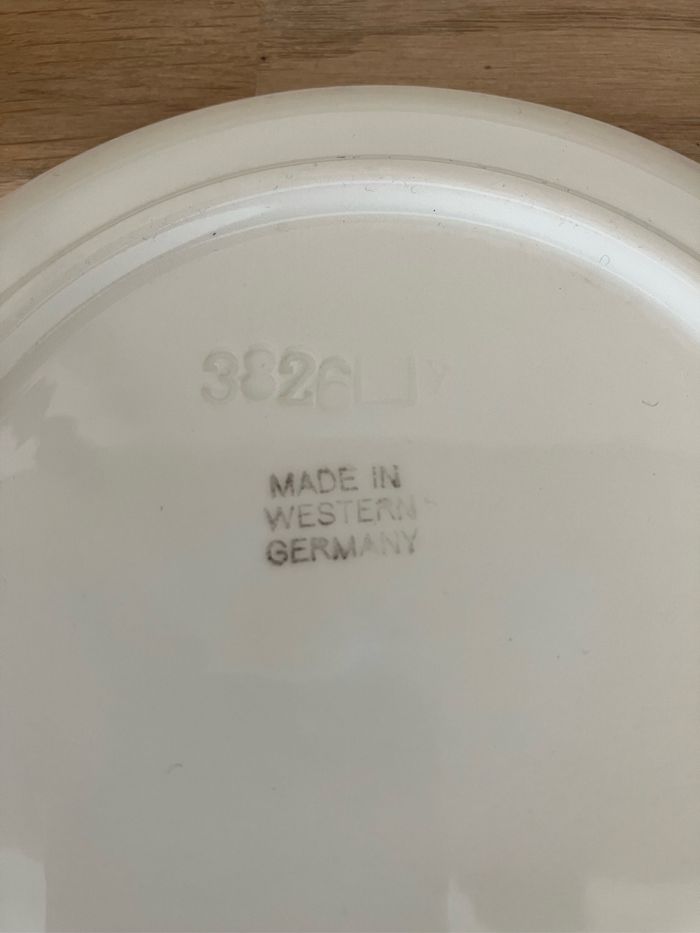 Vintage-Lot de 6 tasses et soucoupes-Thème chalet-West Germany - photo numéro 4