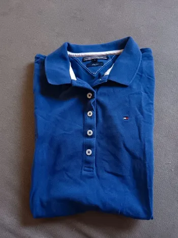 Polo femme taille S Tommy Hilfiger