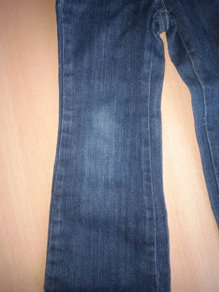 Jeans vynil fraise 4 ans - photo numéro 3