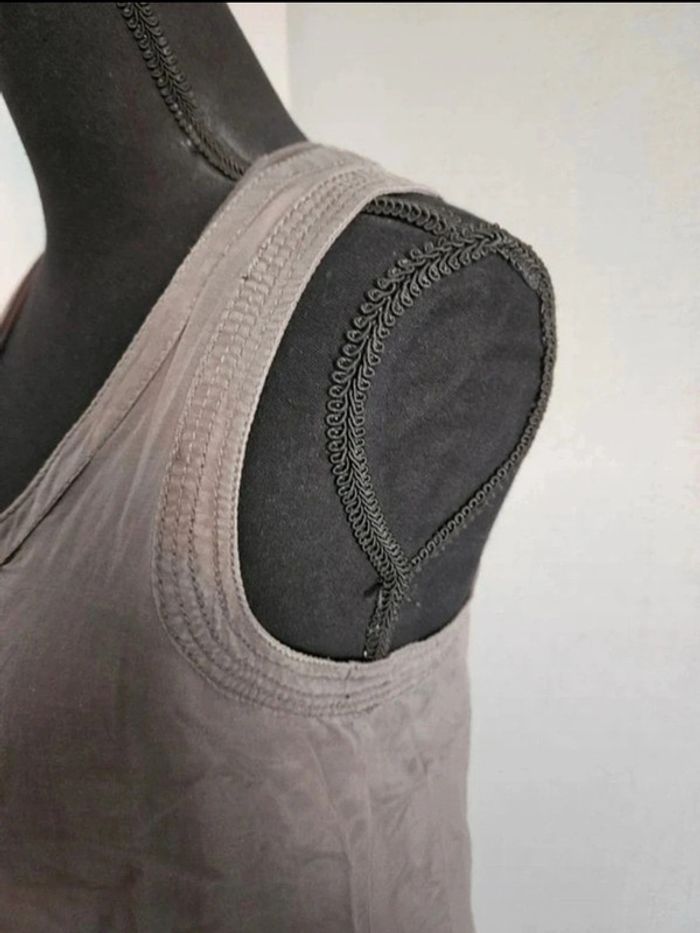 Robe d'été sans manche kaki Naf Naf taille 38 - photo numéro 3