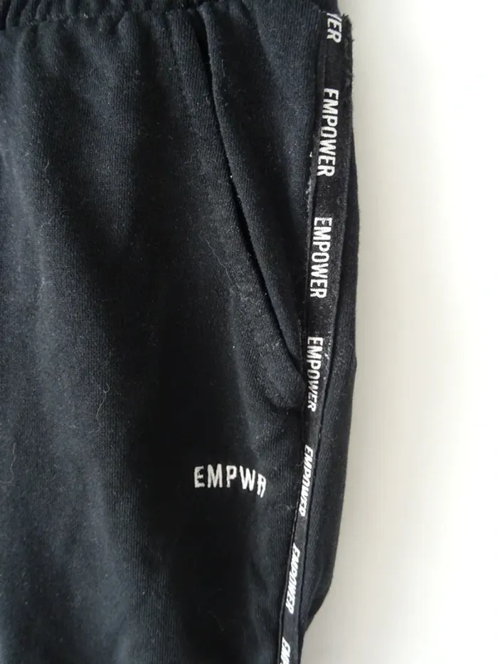 Pantalon de sport - photo numéro 2