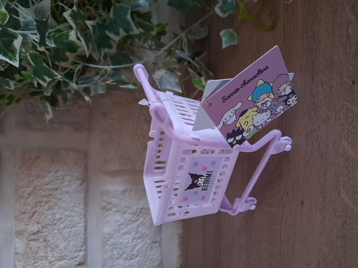 Petit panier de rangement / mini caddie Kuromi Miniso neuf - photo numéro 3