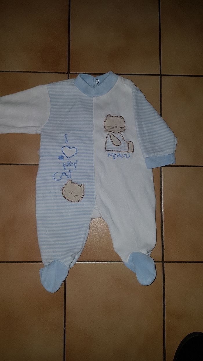 Pyjama en velour blanc et bleu