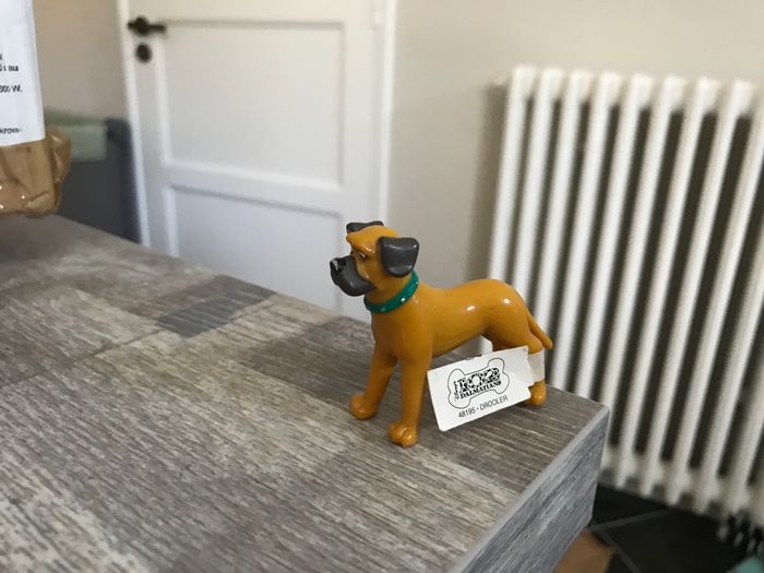 Figurine rare chien bavoir 102 dalmatiens