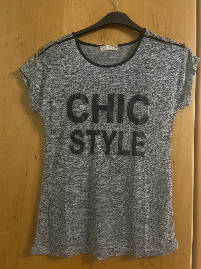 Joli T-shirt neuf TU